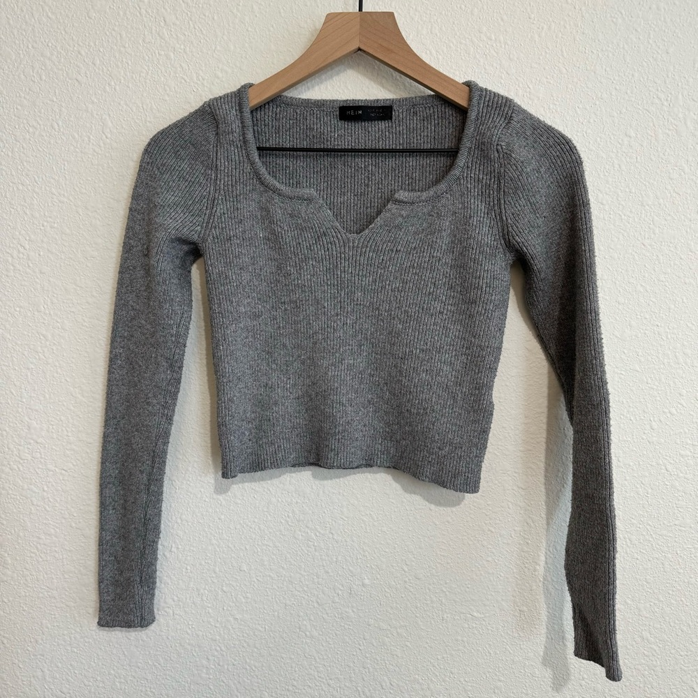 SHEIN Women’s Gray Cropped Long Sleeve Top